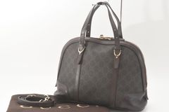 GUCCI グッチ GGスプリーム 2wayショルダー ハンドバッグ PVC レザー ブラウン ドーム型 斜め掛け レディース（214）