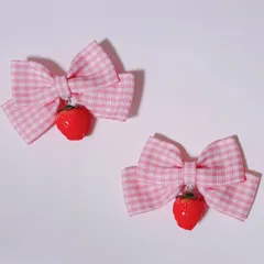 ギンガムチェック リボン ヘアクリップ ピンク いちごチャーム ♡量産型地雷系ハンドメイドゆめかわいいロリィタロリータ推し活カラー