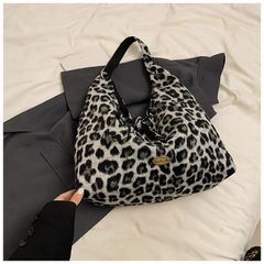 ワールドペガサスxSHRITAコラボ】3WAYオリジナルバッグ レオパード完売