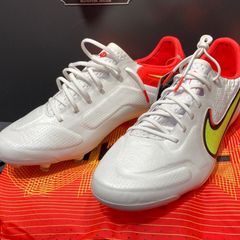 新品未使用、ナイキサッカースパイク・ティエンポレジェンド9 エリートHG
