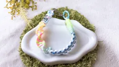 パラコード✶スマホストラップ✶ショート手首用✶ハンドストラップ✶ストラップホルダー付✶パステルブルー系