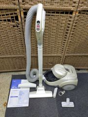 F01-20250710-01 掃除機　イズミクリーナー SVC-100 説明書付き