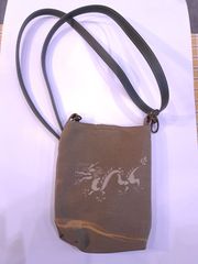 草木型染めちりめんスマホポーチ【龍】
