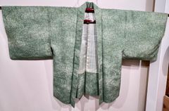 【特価】美品　逸品　羽織　正絹　緑　幾何学　 はおり　和装小物　和装　着物　訪問着　身丈74.3cm