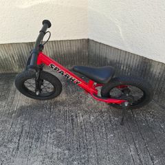 美品　SPARKY キックバイクキッズバイク スパーキー ブレーキ付　赤