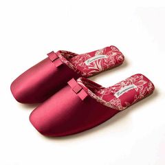 ワインレッド【新品未使用】高級サテン室内スリッパ 女性用 秋冬シーズン 日式デザイン 防滑・静音 木製床対応 リボン付き   5色展開