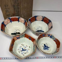 おしゃれなフォルム 角と曲がり！」大聖寺伊万里 色絵角鉢 2客セット