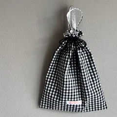持ち手付き巾着袋　Mサイズ 30×25『ブラック×ギンガムチェック』