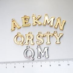 1個 真鍮製 金アレ対応 本金メッキ イニシャル 英文 チャーム モチーフ チャーム アクセサリーパーツ コネクター ペンダント 手芸 ハンドメイド