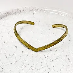 ハートを描く手打ちデザイン 真鍮Brassバングル【ebb14】