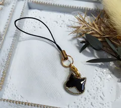 ♪白×黒　ねこのストラップ　レジンアクセサリー　チャーム　ハンドメイド♪