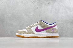 ナイキ ライッサ・レアウ × ナイキ SB ダンク ロー PRM "ピュアプラチナム アンド ヴィヴィッドパープル"Rayssa Leal ×Nike SB Dunk Low PRM "Pure Platinum and Vivid Purple" スニーカー