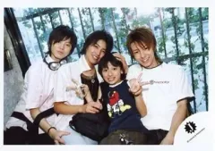 【中古】生写真(ジャニーズ) 関西ジャニーズJr./集合(4人)/横型・膝上・座り・林両手ピース・室首にヘッドホン・背景窓/公式生写真