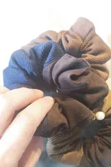 大人のシュシュ 茶色 パール付き