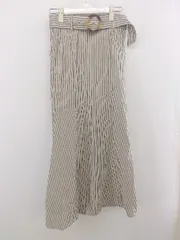 ◇ ◎ natural couture ストライプ アシメ ロング フレア スカート ベージュ グレー系 レディース P  【中古】 【1210180002988】のサムネイル