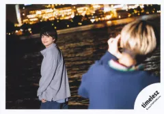 【中古】生写真(STARTO) timelesz/佐藤勝利・松島聡/横型・バストアップ・上半身/シングル「because」MV＆ジャケ写オフショット/公式生写真