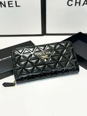 【今日特価】PRADA プラダ ブラック シングルジッパー クラッチ ウォレット 送料無料 在庫限定セール価格！?