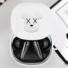 ケース Anker Soundcore Liberty 4 用のケース イヤホンケース カラビナ付き (ホワイト)