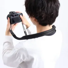 吉田カバン、ナイロンツイルのカメラストラップ「BRESSON