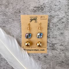 【在庫限りで販売終了】ブルースクエア×ゴールドピアス［サージカルステンレス］※イヤリング変更可能
