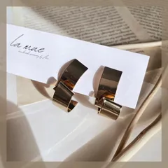 残りラスト１点＊ピアス メタル ゴールド ニュアンス いびつ くねくね デザイン インポート クラフトメタル モード カジュアル お洒落