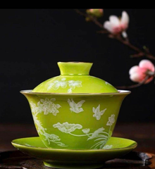 荷示と粉彩の蓋碗☆茶器