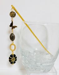 蝶々とお花パーツのかんざし　黒系