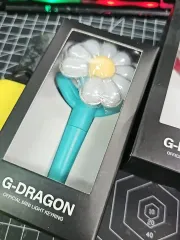G-DRAGON　ペンライト　デイジー　ウーバーメンシュ　おまけ付き　正規品 楽天市場】G-DRAGON OFFICIAL LIGHT STICK / ペンライト