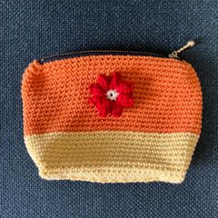 ポーチ　小物入れ　ハンドメイド　編み物