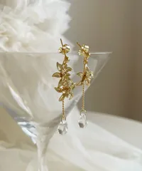 sparkly drop earring / pierce 星形フラワー ドロップ 雫 チェコガラス 透明感 ゴールドフラワー アシンメトリー イヤリング ピアス 316L サージカルステンレス