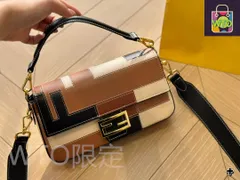 【本日限定特価】フェンディ バゲット ミディアムサイズ 25×13cm レザーバージョン チャーム付き[本日特価|新品未使用品]-WT0輸入