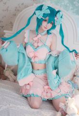 初音ミク×シナモロール　コスプレ　衣装