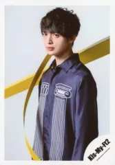 【中古】生写真(ジャニーズ) Kis-My-Ft2/玉森裕太/上半身・衣装紺・両手下・左向き/「Kis-My-Ft2 LIVE TOUR 2020 To-y2」グッズオフショット/公式生写真
