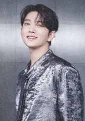 【中古】コレクションカード(男性) 81[ホロ仕様]：SEVENTEEN/ジョシュア(JOSHUA)/「SEVENTEEN [RIGHT HERE] WORLD TOUR IN JAPAN」ランダムフォトカード