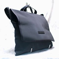 DKNY ダナキャランニューヨーク ショルダーバッグ メッセンジャーバッグ 黒 ブラック