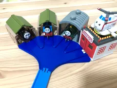 カプセルプラレール 対応　機関庫レール （自作品）