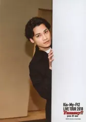 【中古】生写真(ジャニーズ) Kis-My-Ft2/二階堂高嗣/上半身・衣装黒白・右手壁・首傾げ/「Kis-My-Ft2 LIVE TOUR 2018 Yummy!! you＆me」オリジナルフォト