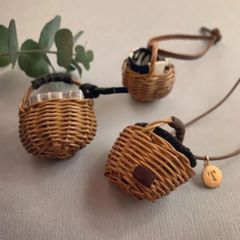 ミニかごのブローチ (minil basket)