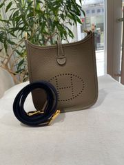 【新品同様品】HERMES エルメス エヴリン アマゾン TPM トリヨンクレマンス エトゥープ×ブルーインディゴ ゴールド金具 W刻印 ショルダーバッグ メッセンジャーバッグ レディース 女性用 ブランド 本革 レザー グレー 希少 レア ギフト バック