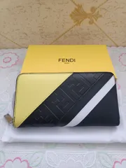 2024年最新】FENDI ラウンドファスナーの人気アイテム - メルカリ