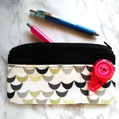 ポーチ　ペンケース　ポケット付　通帳ケース　小物入れ　かわいい　メイクポーチ