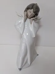 リヤドロ磁器人形天使の考えごと