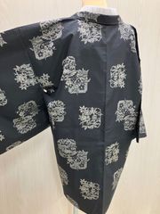 «花ラブリ»HOR942BK　黒羽織　リユース　リサイクル　黒　ブラック　白系　ホワイト系　織り　花　植物　四角形　和装　和柄　和風　和服
