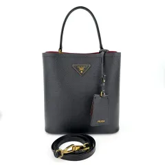2025年最新】prada サフィアーノ パニエの人気アイテム - メルカリ
