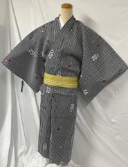 浴衣　ゆかた　Lホワイト✖️ブラック　白黒　バイカラー　浴衣単品販売　帯は別売り 浴衣 ゆかた Lホワイト✖️ブラック 白黒 バイカラー 浴衣単品