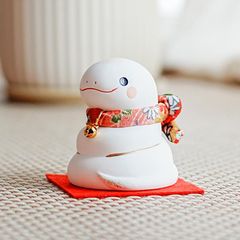 薬師窯　2025年 招福干支巳　錦彩招福巳（福結び）蛇　ヘビ　招き巳 置物　和縁起物 新年正月　海外プレゼント 贈り物