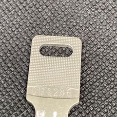 オフィス家具　鍵　中古　オカムラ　OM1286　書庫　ロッカー　デスク　メーカー純正