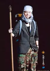 【中古】生写真(ジャニーズ) Kis-My-Ft2/藤ヶ谷太輔/ライブフォト・膝上・ジャケット黒・パンツ迷彩・「太陽からの手紙」/公式生写真