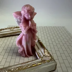 ピンクオパール 天使 女の子 天然石 ピンクオパール 天使 女の子 天然石