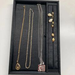 イミテーションアクセサリー（ネックレス4点　イヤリング3点）まとめ売り